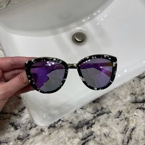Diff Eyewear “Rose” Black/White Purple Mirror